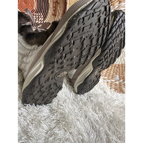 The North Face Nuptse Icepick down filled puffer fur women’s winter boots 7 - Picture 8 of 13